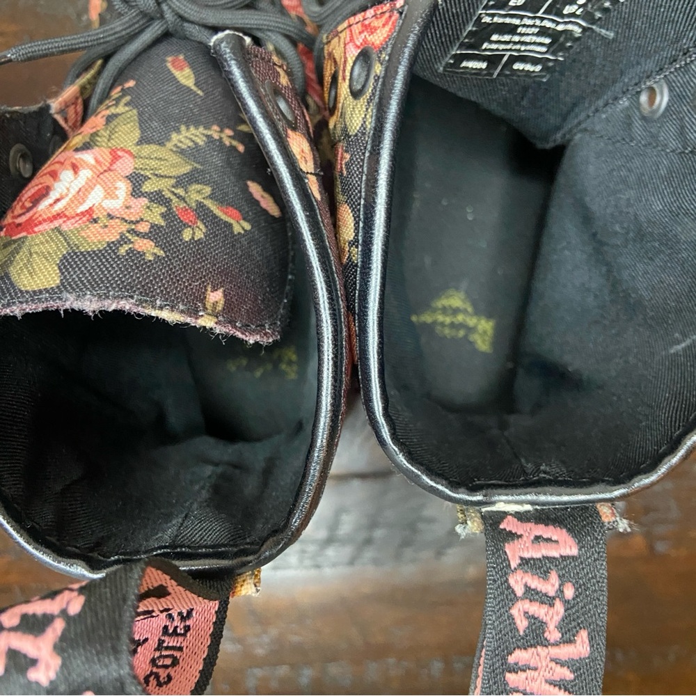 Dr. Martens Victorian Flowers Floral Canvas Boots Docs 11821 Black Pink Size 9 - Picture 8 of 11